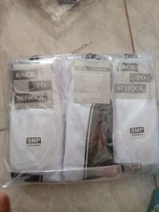 Kaos kaki smp hitam putih bts