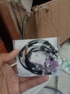 Gelang tali manik ungu