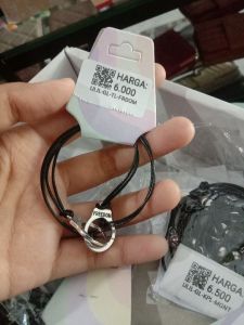 Gelang tali fredom