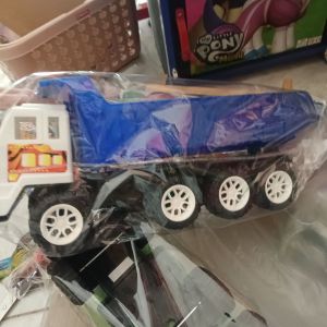 Mainan Truck