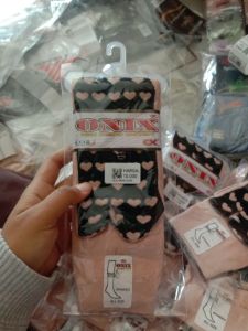 Kaos kaki onix motif