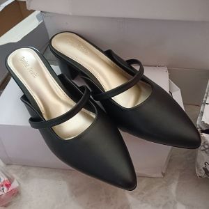 Navisa Heels/Hitam/40