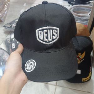 Topi Baseball Deus
