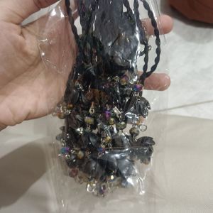 Strap Masker Mote Hitam Bunga