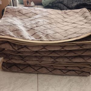 Handuk Mandi Tebal Jaring 180cm x 160cm/ Cream