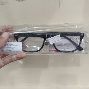 Kacamata Baca 