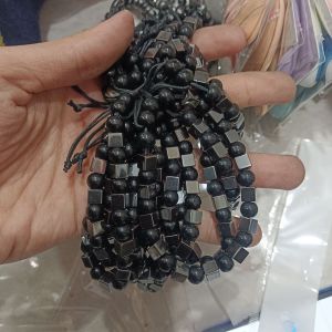 Gelang Blustin