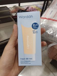 Wardah Lightening Fresh BB Tint 2in1 No.02 Light Ivory 30ml