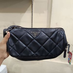 Tas Fashion Wanita Prada/Hitam