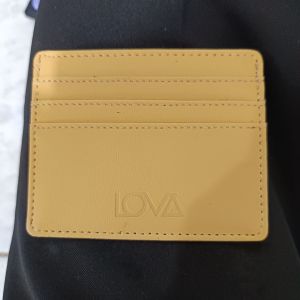 Lova Card Holder