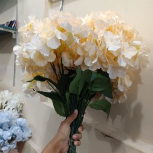 Bunga Hias Artificial/Cream