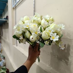 Bunga Hias Artificial