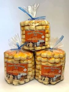 Kue kacang plastik 