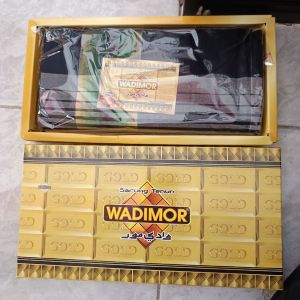 Wadimor Sarung Tenun Gold