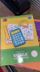 buku tulis kotak MTK