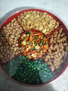 Kacang mix tray