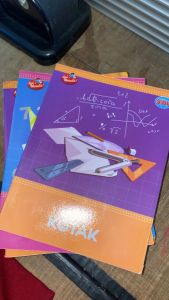 buku kotak Besar