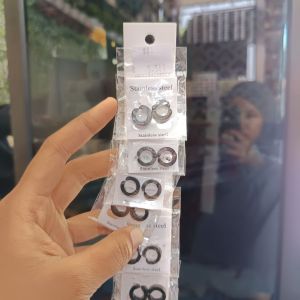Tindik Anting/ Kecil/ Hitam
