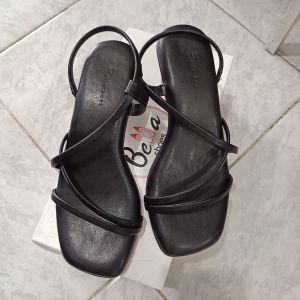Bella Nathalie/ Hitam/ 39