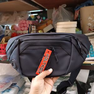 Voltker/ Waistbag/ Hitam