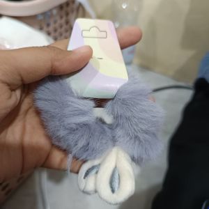 Ikat Rambut Bulu 