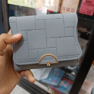 Prettyzys/ Dompet Lipat Wanita 