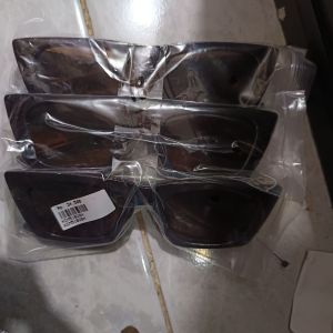 Kacamata Dewasa Hitam Wanita 