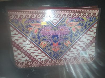 Tas kancing batik