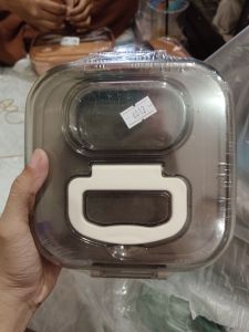 8. Kotak Makan 6012