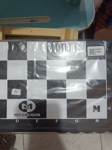 8Catur M
