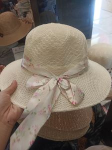 9. Manohara Pita Polos
