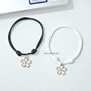 ASB Gelang Tali Korea Premium Waterproof Charm Bunga Kelopak 5 putih-Hitam