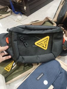 Tas Waistbag Selempang Taka Hitam