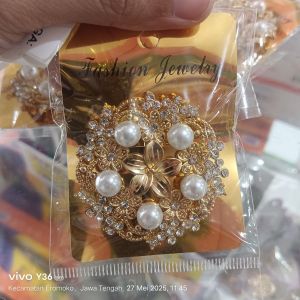 Bross Bunga Mutiara 