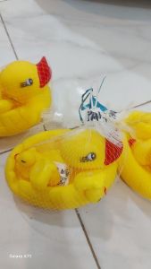 Bebek karet anak
