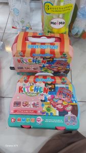 Kitchen suitcase set