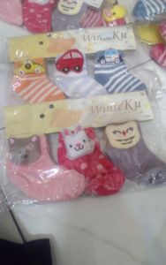 Kaos kaki WINTEKU 