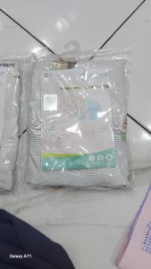 Sarung bantal menyusui omiland