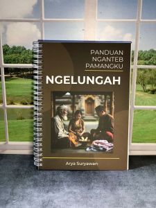 Buku Panduan Nganteb Pemangku Ngelungah Agama Hindu Arya Suryawan