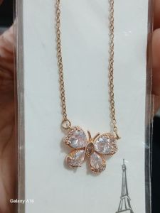 Kalung Bandul Kupu Kupu