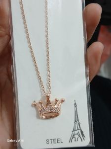 Kalung Bandul Mahkota