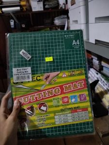 CUTTING MAT