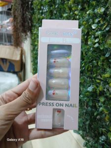 Fake Nail Beauty 