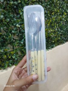 Alat Makan Set Pom Pom Purin
