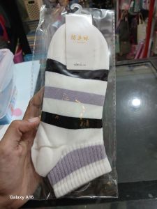 Kaos Kaki Fashion 
