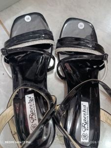 RAESHA - Heels Wanita 5cm Hitam - Size 39