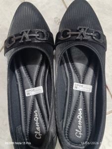 Glamour - Flatshoes Hitam - Size 40