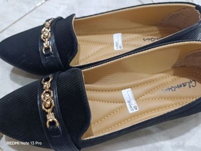 Glamour - Flatshoes Hitam - Size 37