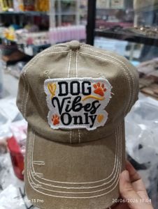 Topi Dog Vibes Only