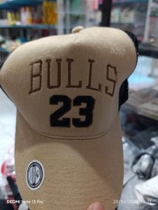 Topi Bulls 23